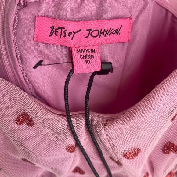 Betsey Johnson Pink Dress with Heart Motif NWT size 10💕💕💕💕💕💕💕💕💕💕💕💕💕💕💕💕💕 - Picture 2 of 8